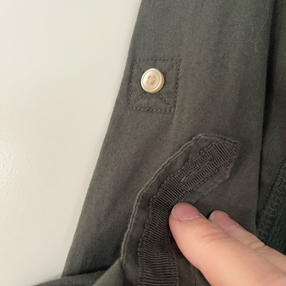 Converse green button down top as seen on Haley in The Vampire Diaries - Picture 6 of 9